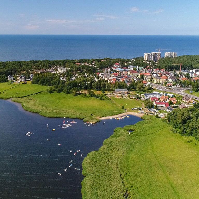 Zatoka Wrzosowska z wypożyczalnią sprzętu wodnego